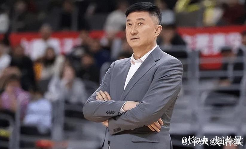 杜锋对攻防与篮板表现不满，详解徐杰对球队的重要作用——胜同曦发布会详报！