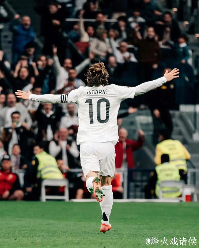 西甲-莫德里奇破门贝林厄姆绝杀 皇马2-1胜 西甲-莫德里奇破门贝林厄姆绝杀 皇马2-1胜